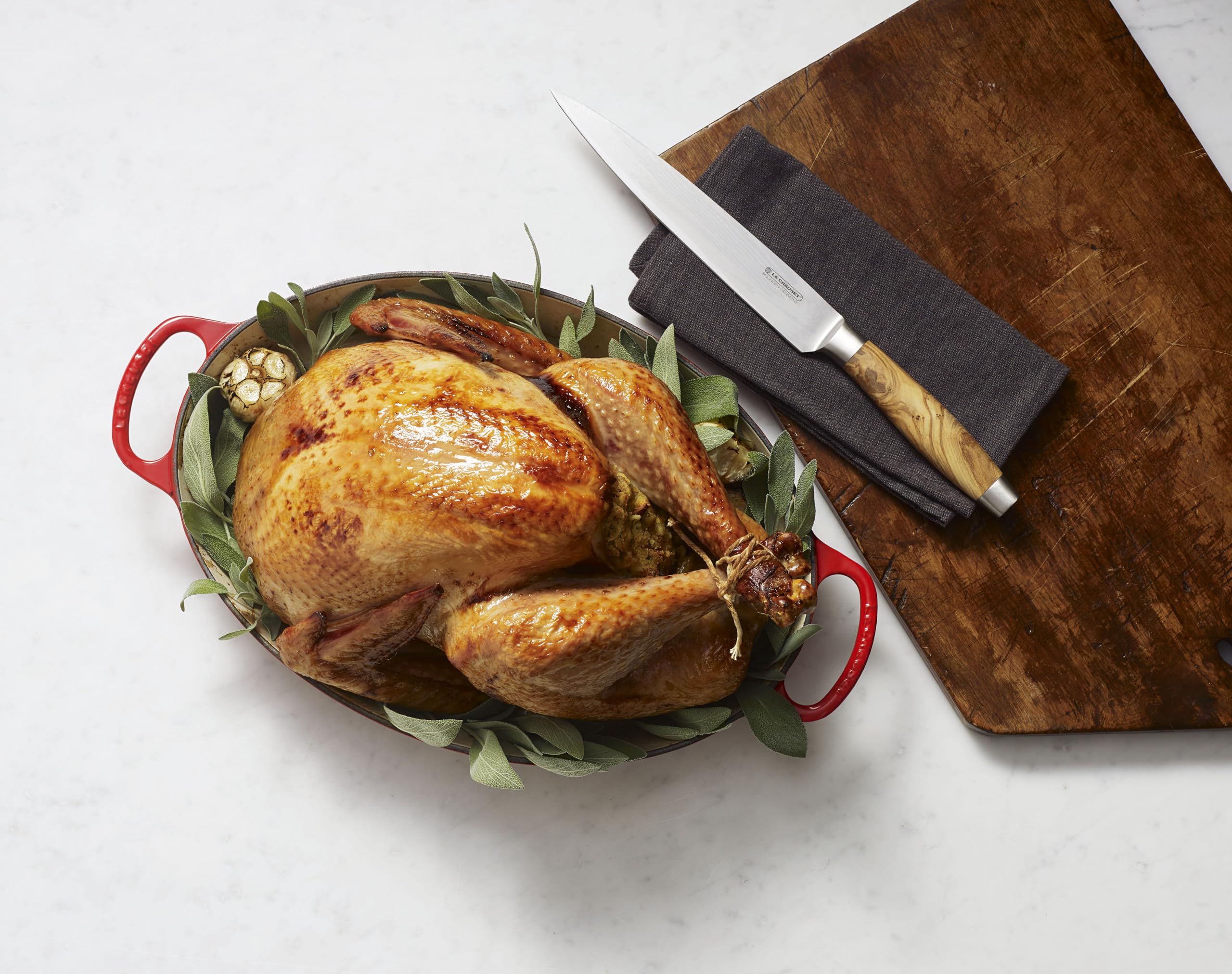 le-creuset-enameled-cast-iron-signature-oval-baker-3-qt-olive image 6