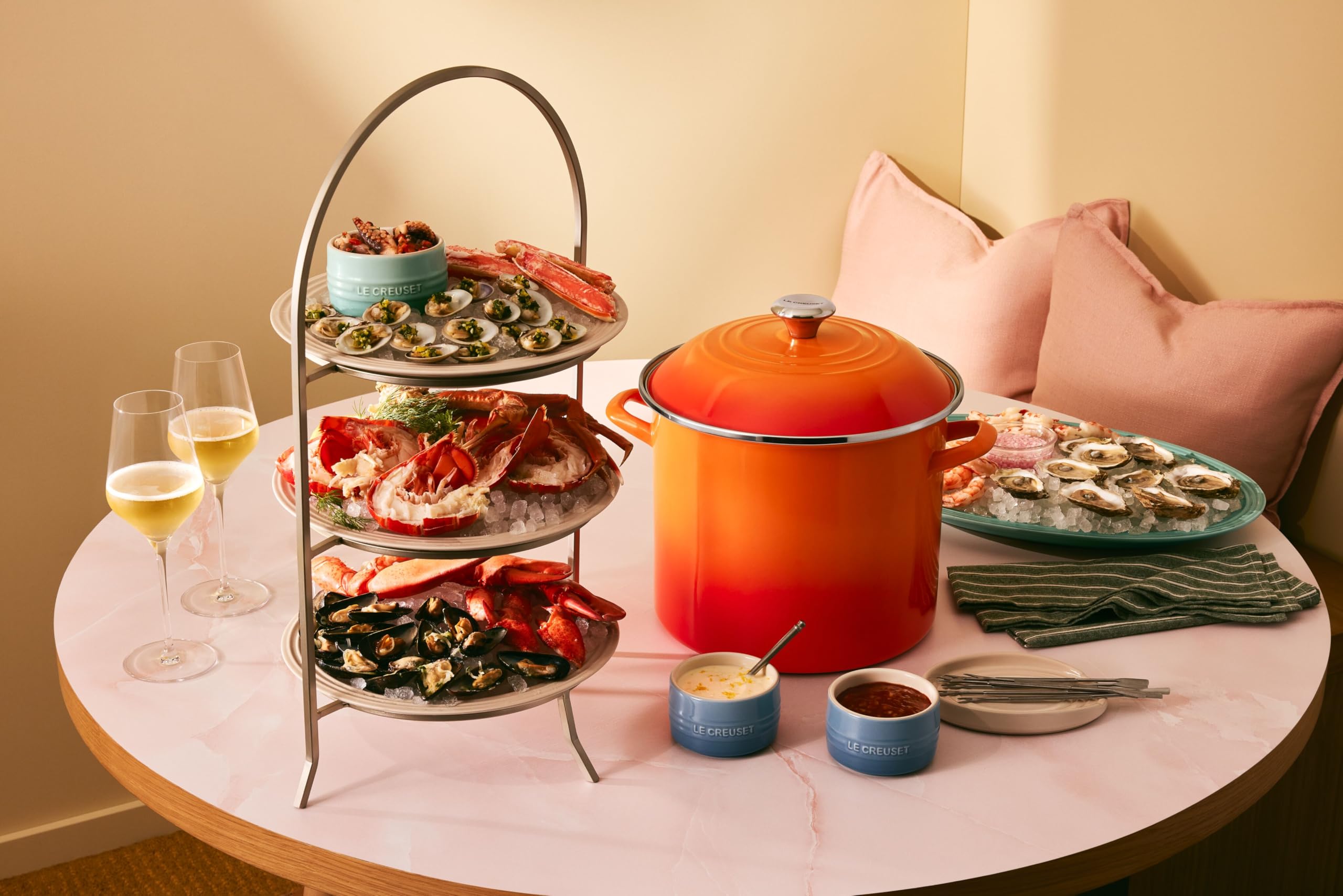 le-creuset-enamel-on-steel-traditional-stockpot-12-qt-olive-with-stainless-steel image 6