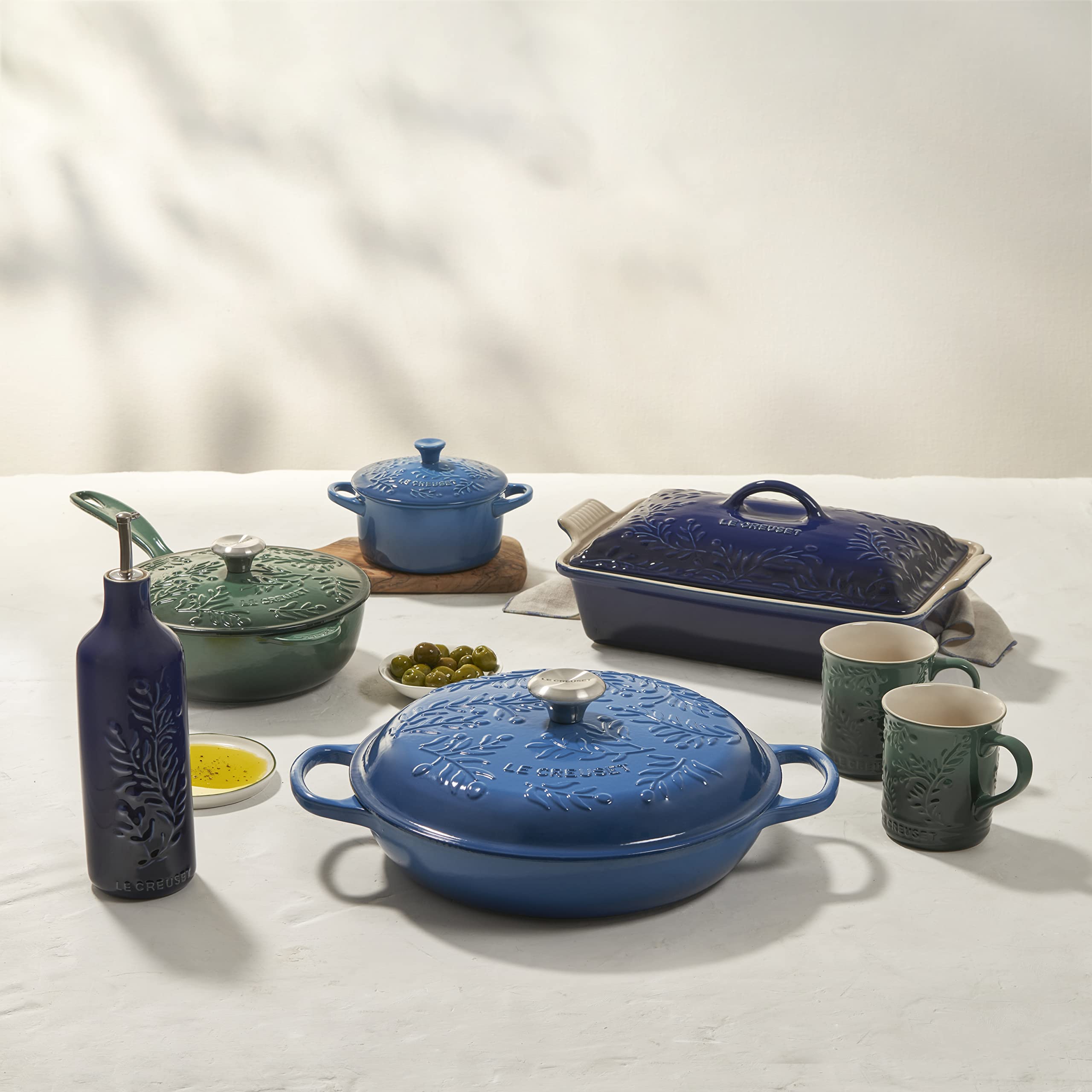 le-creuset-olive-branch-collection-enameled-cast-iron-saucier-2-25-qt-marseille- image 5
