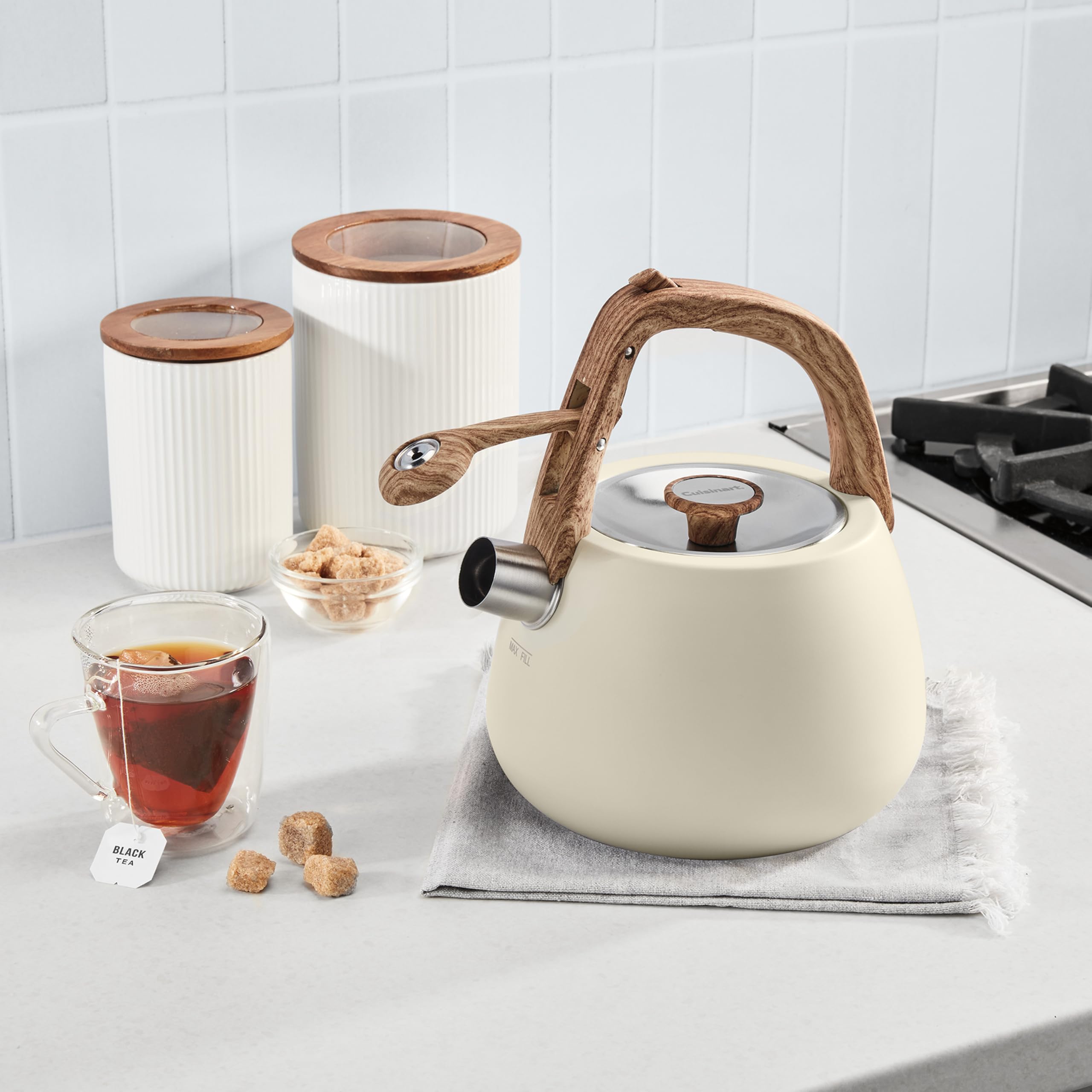 cuisinart-sweet-retreat-2-qt-tea-kettle-matte-cream-with-wood-handle image 4