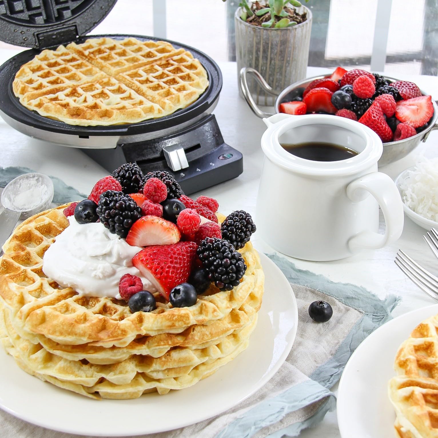 cuisinart-wmr-canas-round-classic-waffle-maker-with-5-browning-settings-brushed- image 2