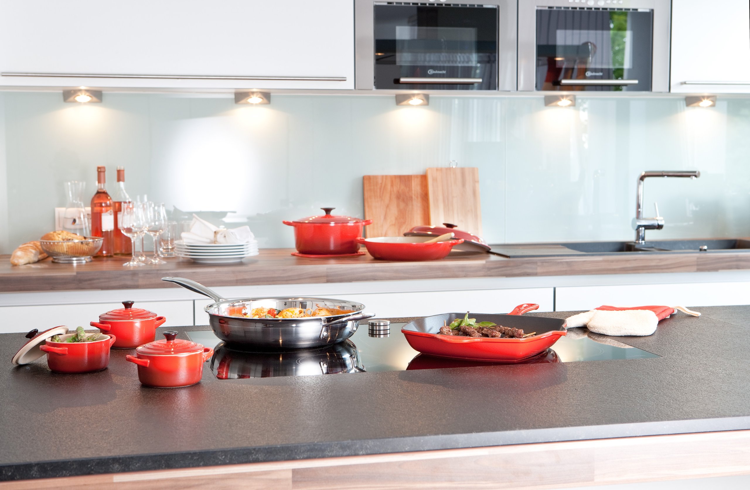 le-creuset-enameled-cast-iron-10-1-4-inch-square-skillet-grill-cerise image 3