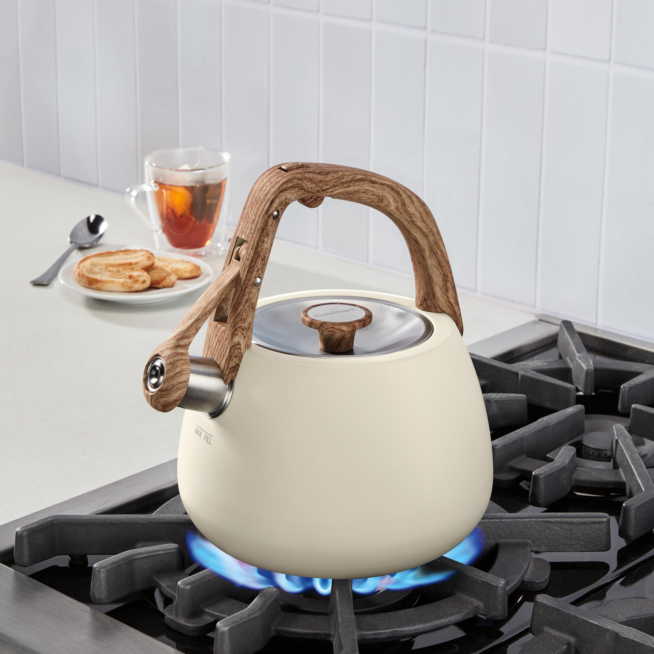 cuisinart-sweet-retreat-2-qt-tea-kettle-matte-cream-with-wood-handle image 3
