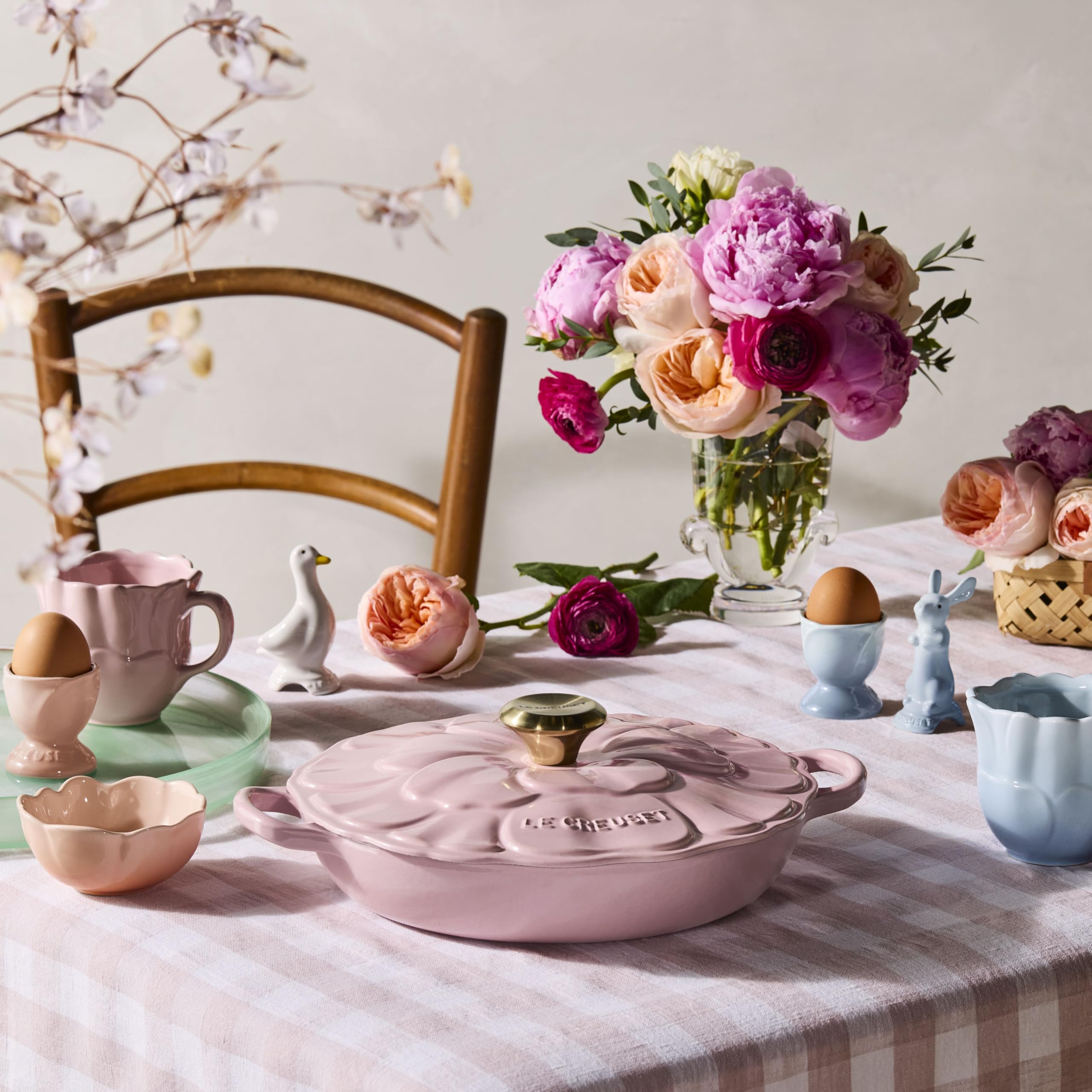 le-creuset-stoneware-bunny-pie-vent-3-inch-chiffon-pink image 4