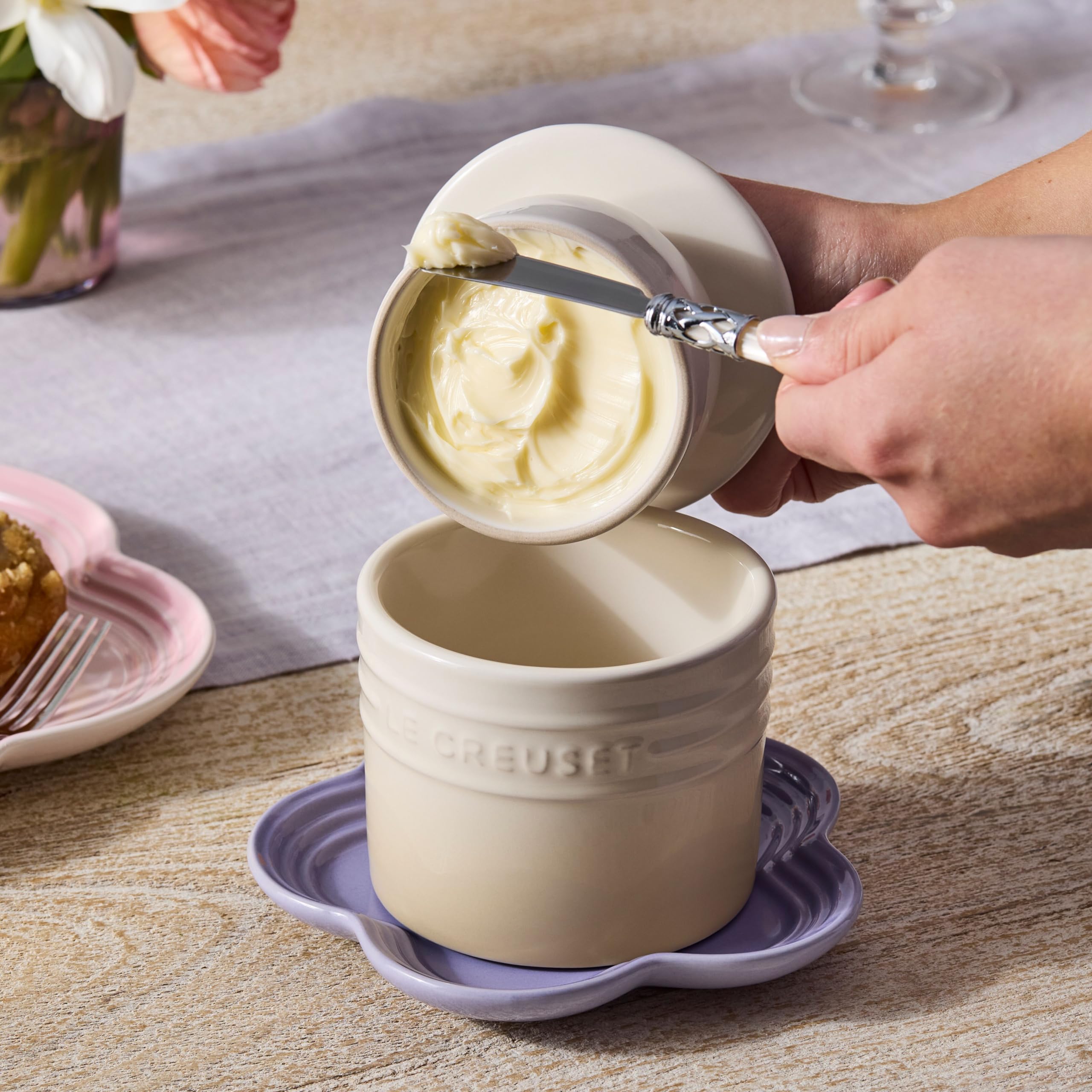 le-creuset-stoneware-butter-crock-6-oz-white image 4