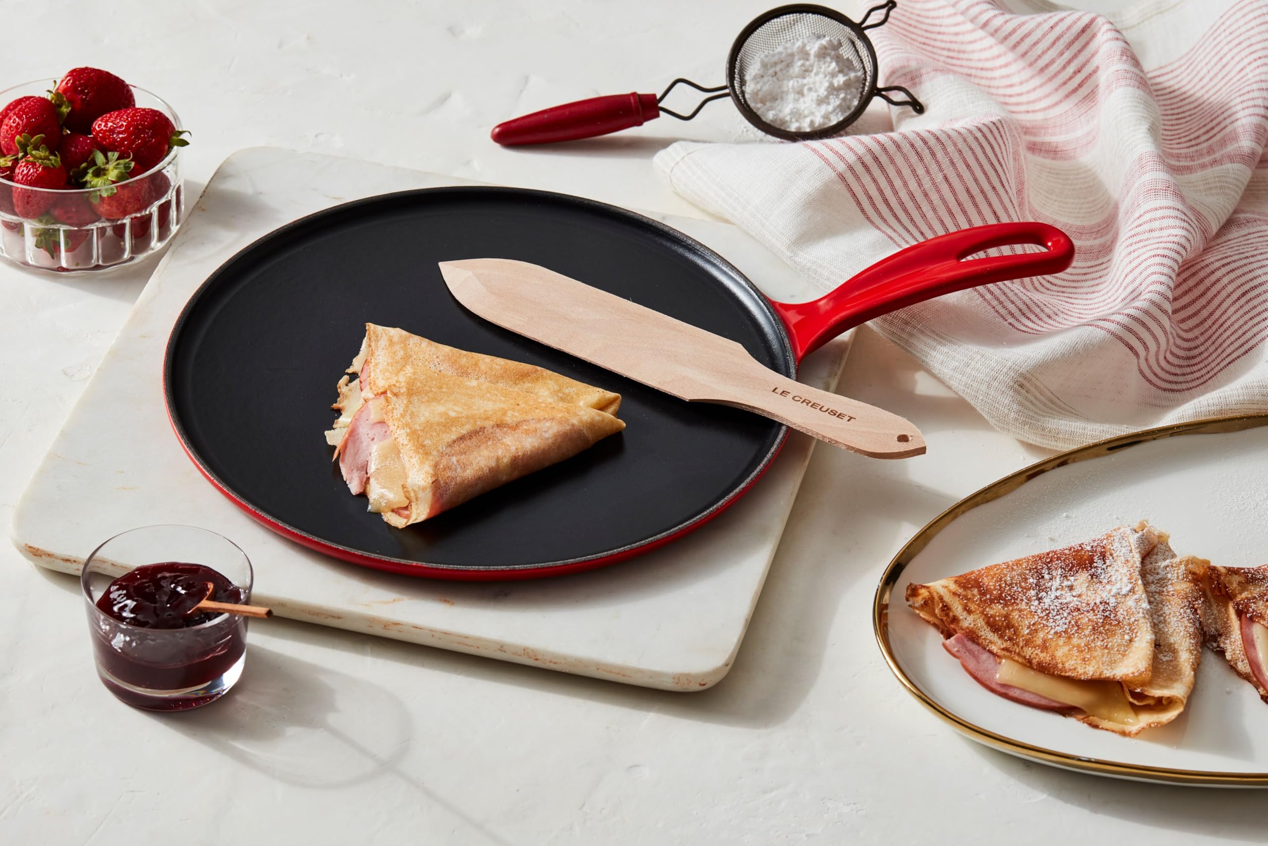 le-creuset-enameled-cast-iron-traditional-round-crepe-pan-10-25-cerise image 5