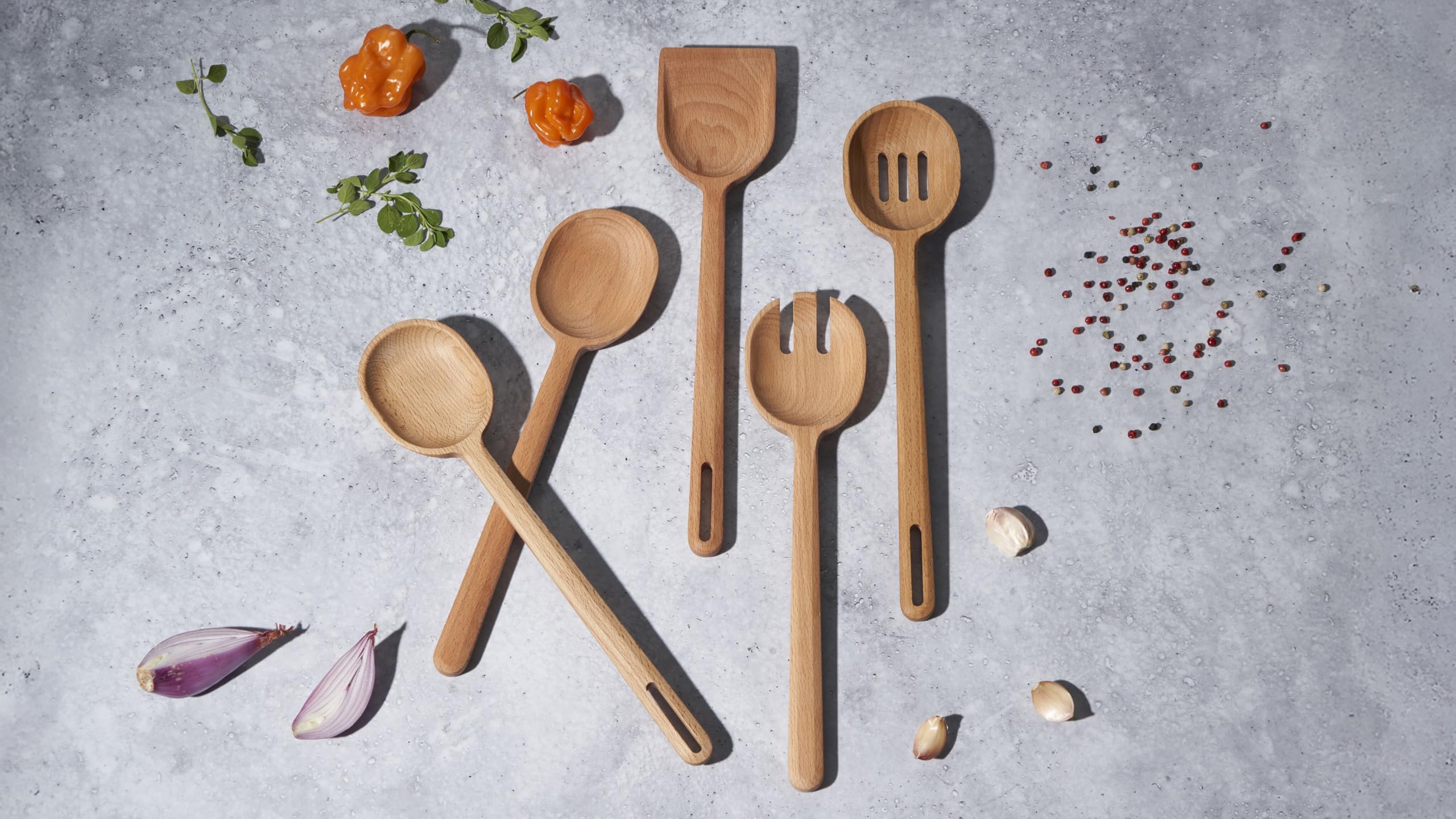 le-creuset-signature-wooden-spoon-fsc-certified-beech-wood image 5