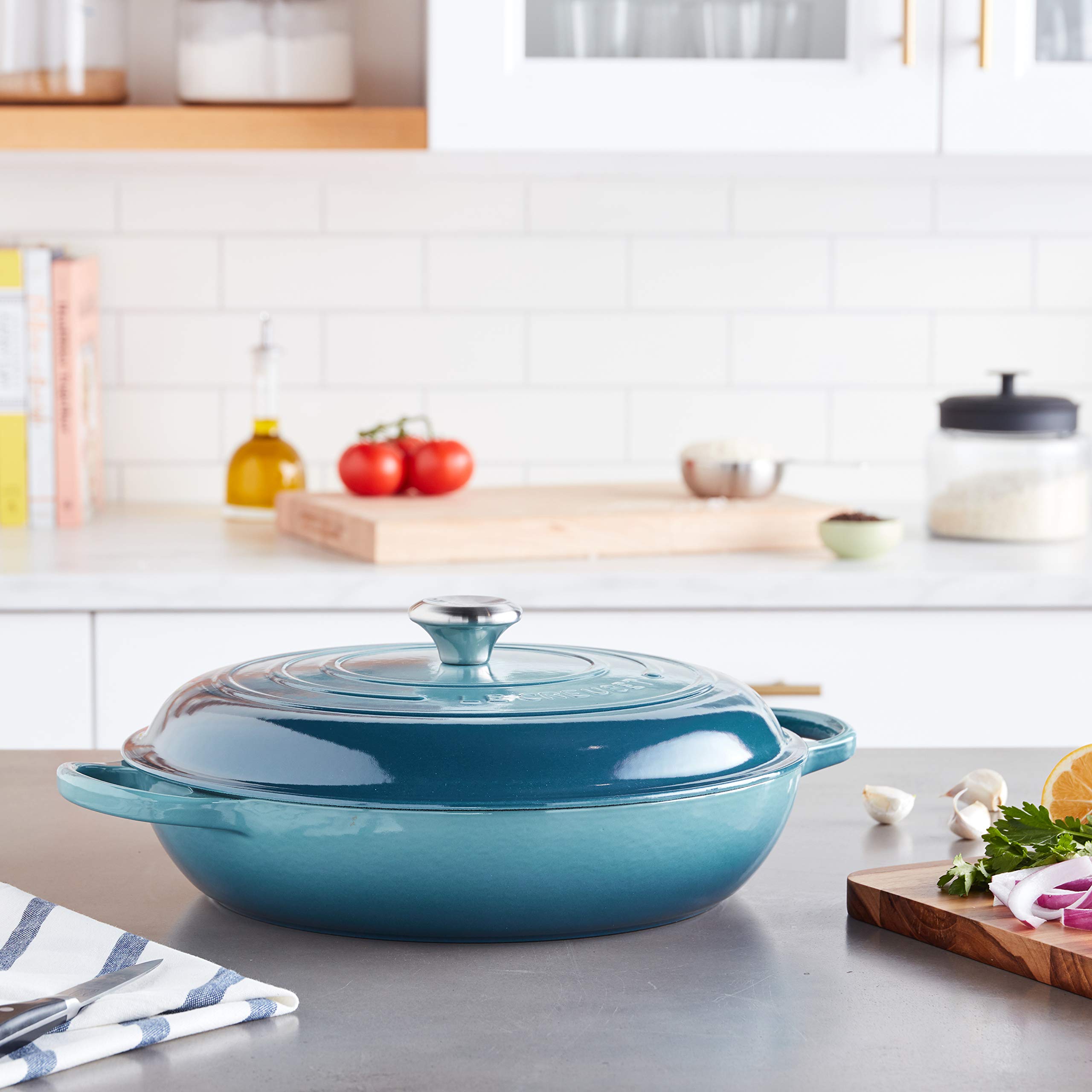 le-creuset-signature-enameled-cast-iron-round-braiser-5-qt-marine image 2