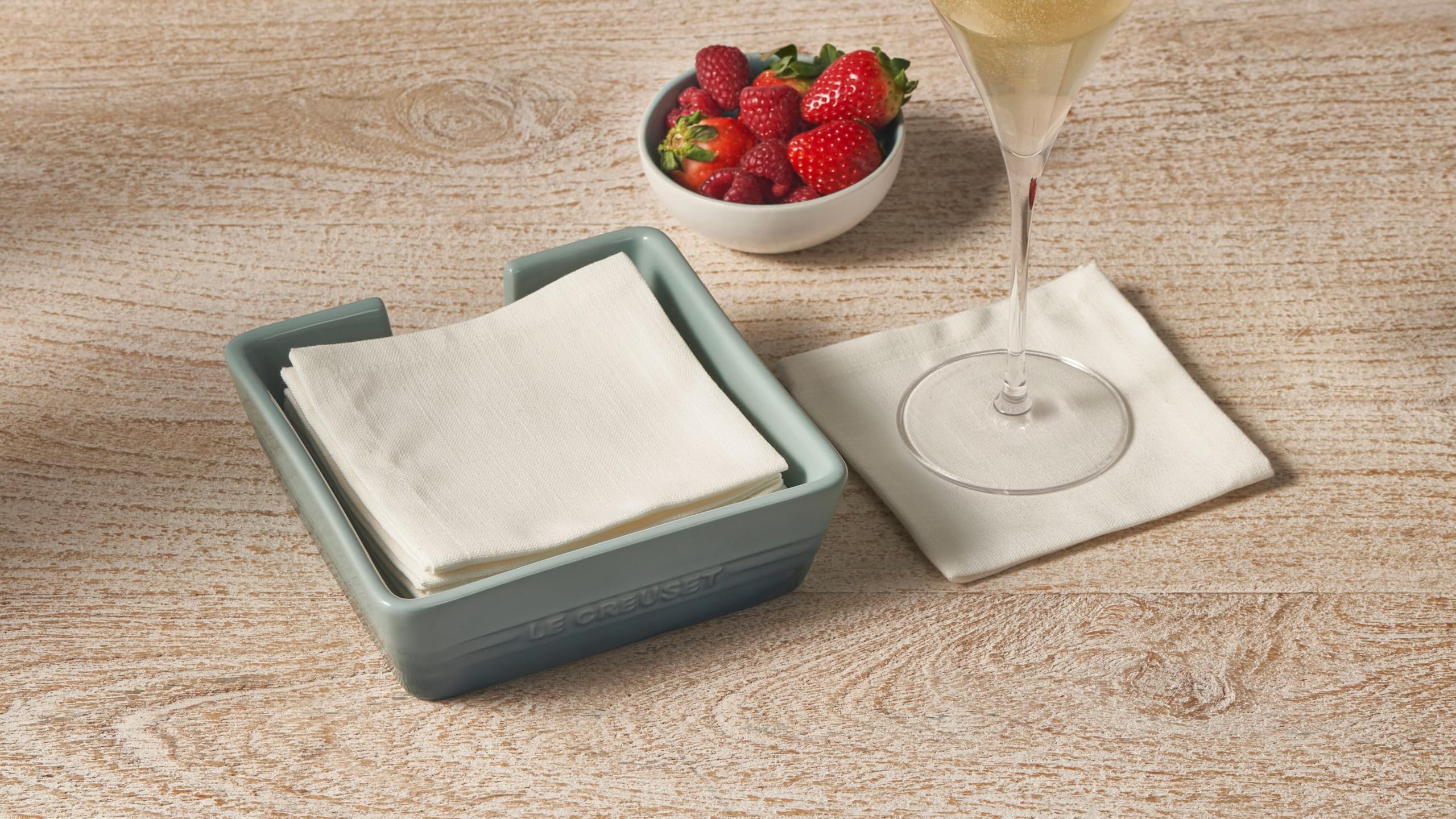le-creuset-stoneware-signature-cocktail-napkin-holder-6-shallot image 5