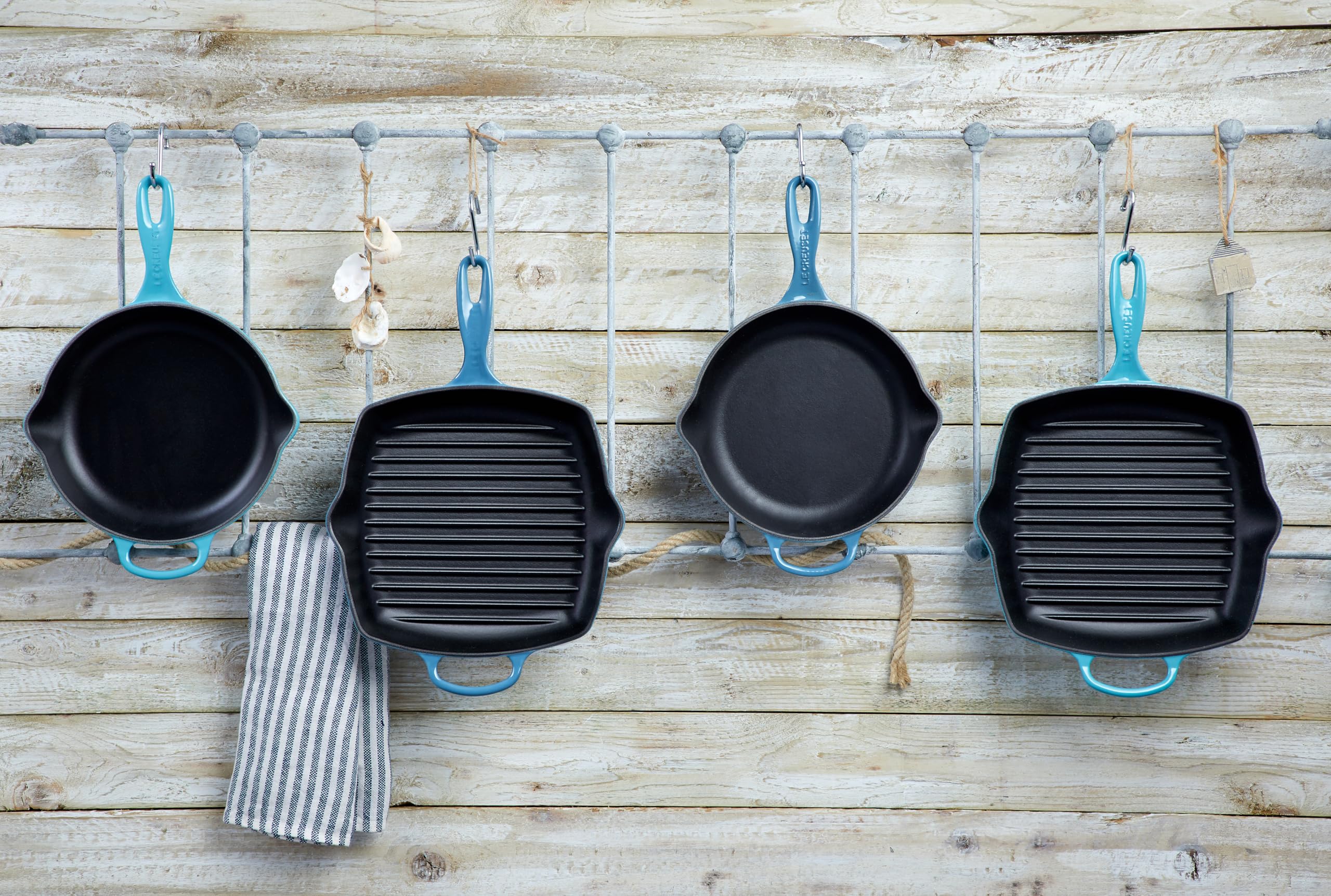 le-creuset-signature-iron-handle-skillet-11-75-inch-enameled-cast-iron-caribbean image 6