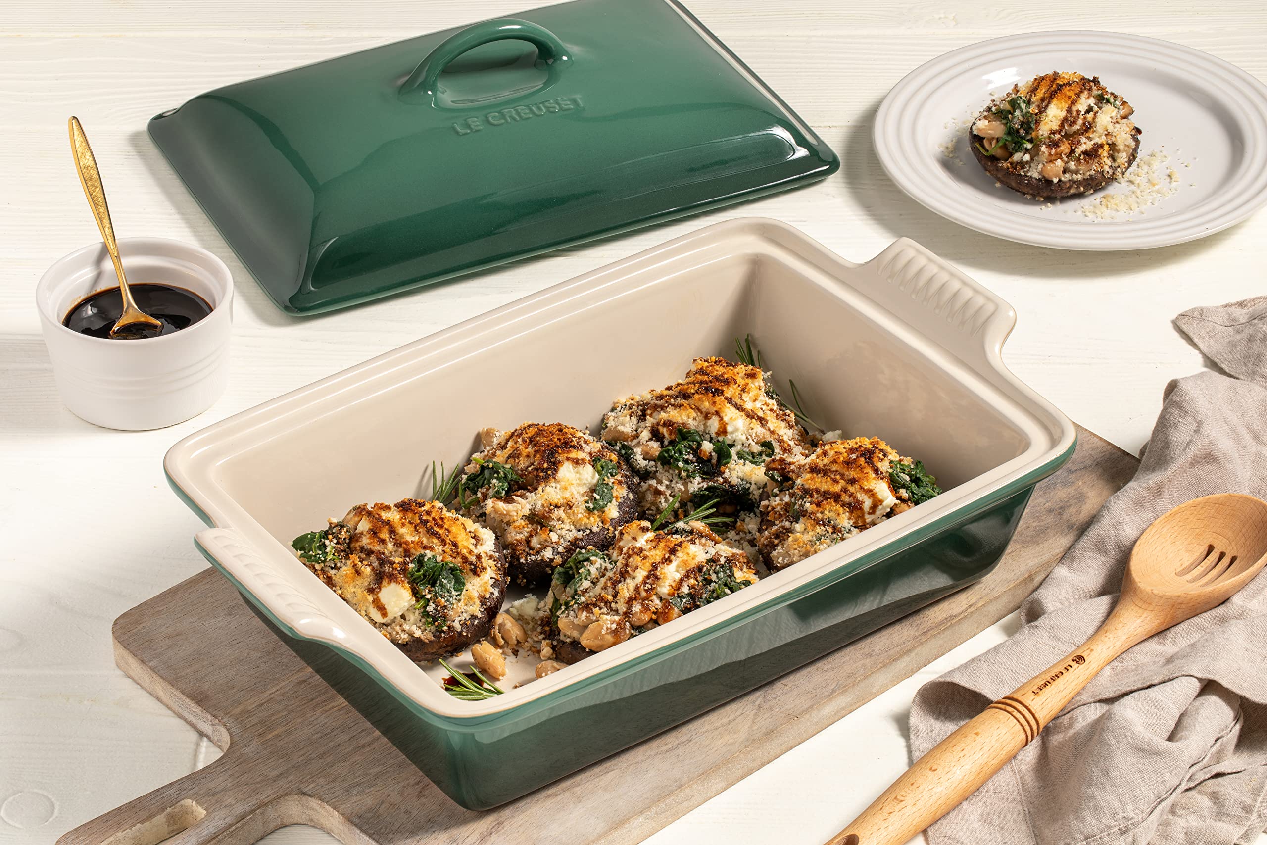 le-creuset-stoneware-heritage-rectangular-covered-casserole-4-qt-olive image 6
