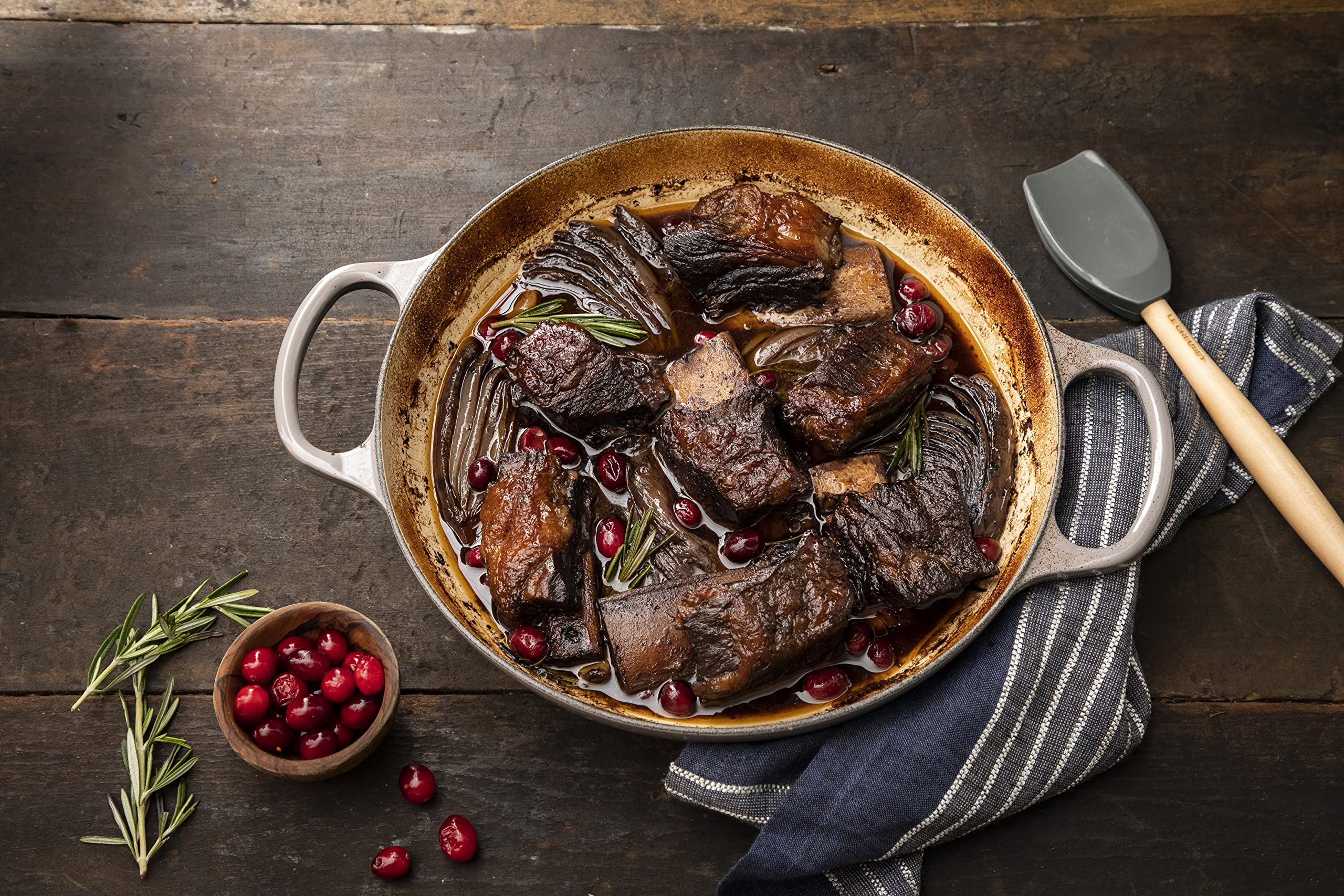 le-creuset-signature-enameled-cast-iron-braiser-1-5-qt image 6