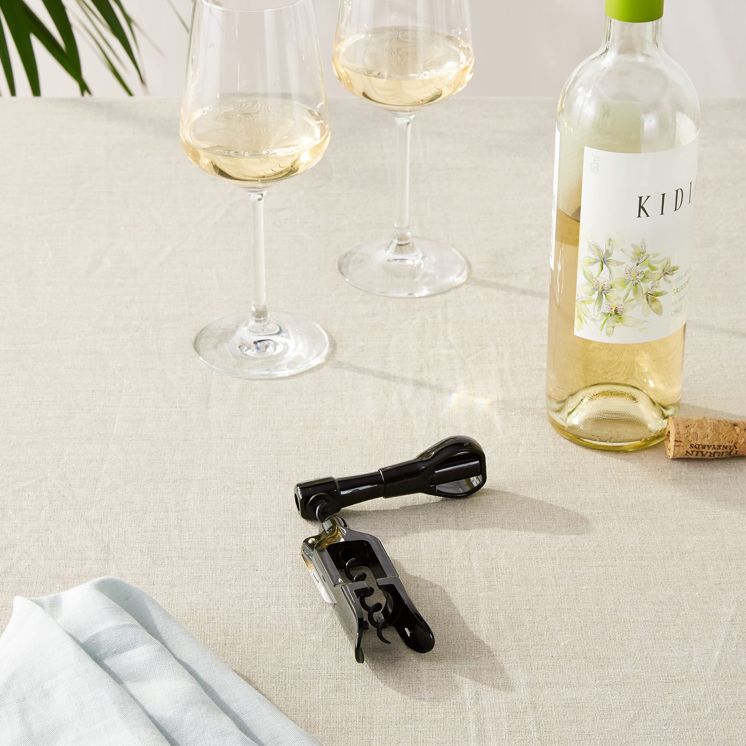 le-creuset-original-pocket-corkscrew-black image 4