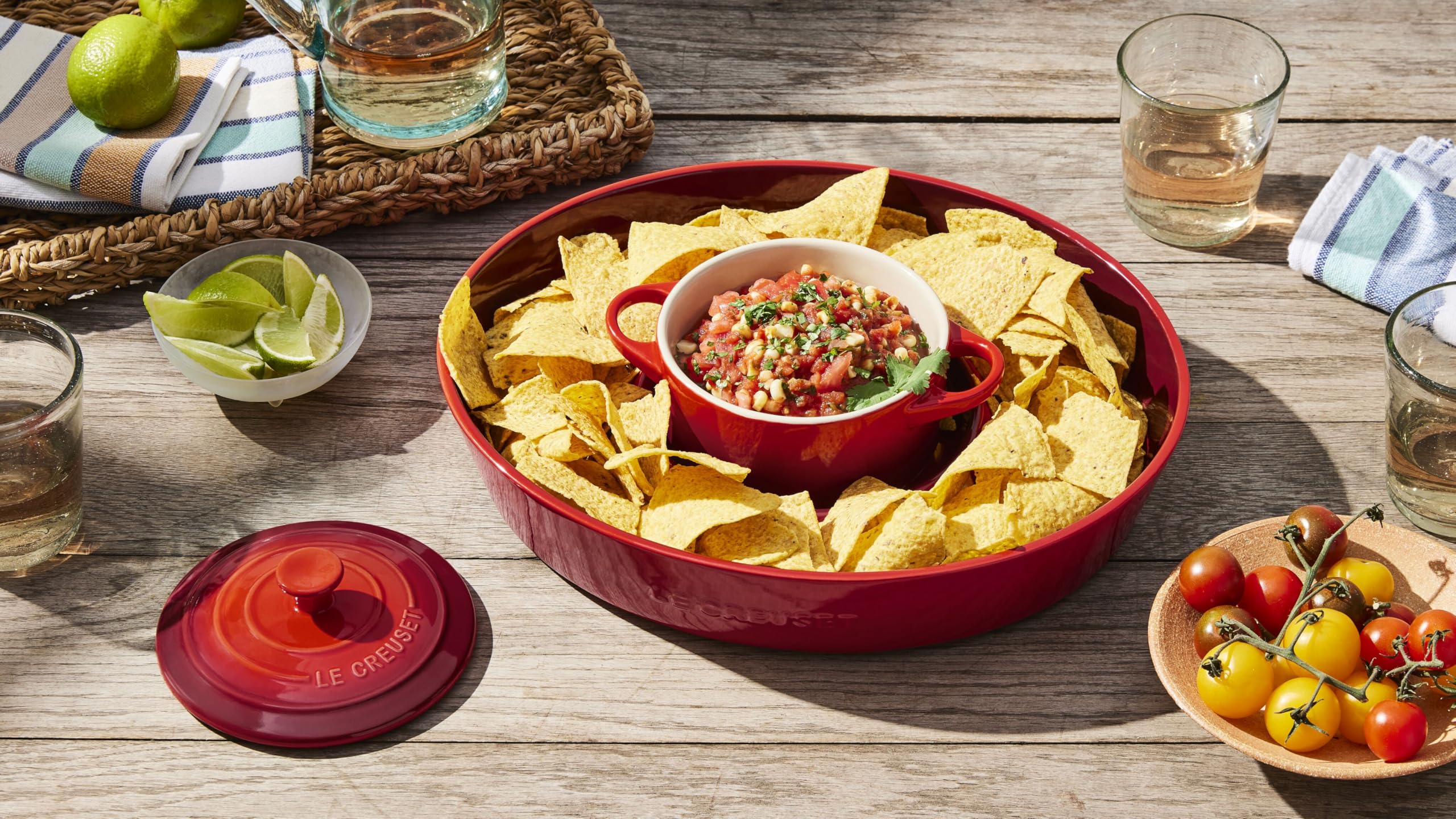 le-creuset-stoneware-signature-oval-chip-and-dip-platter-13-cerise image 6