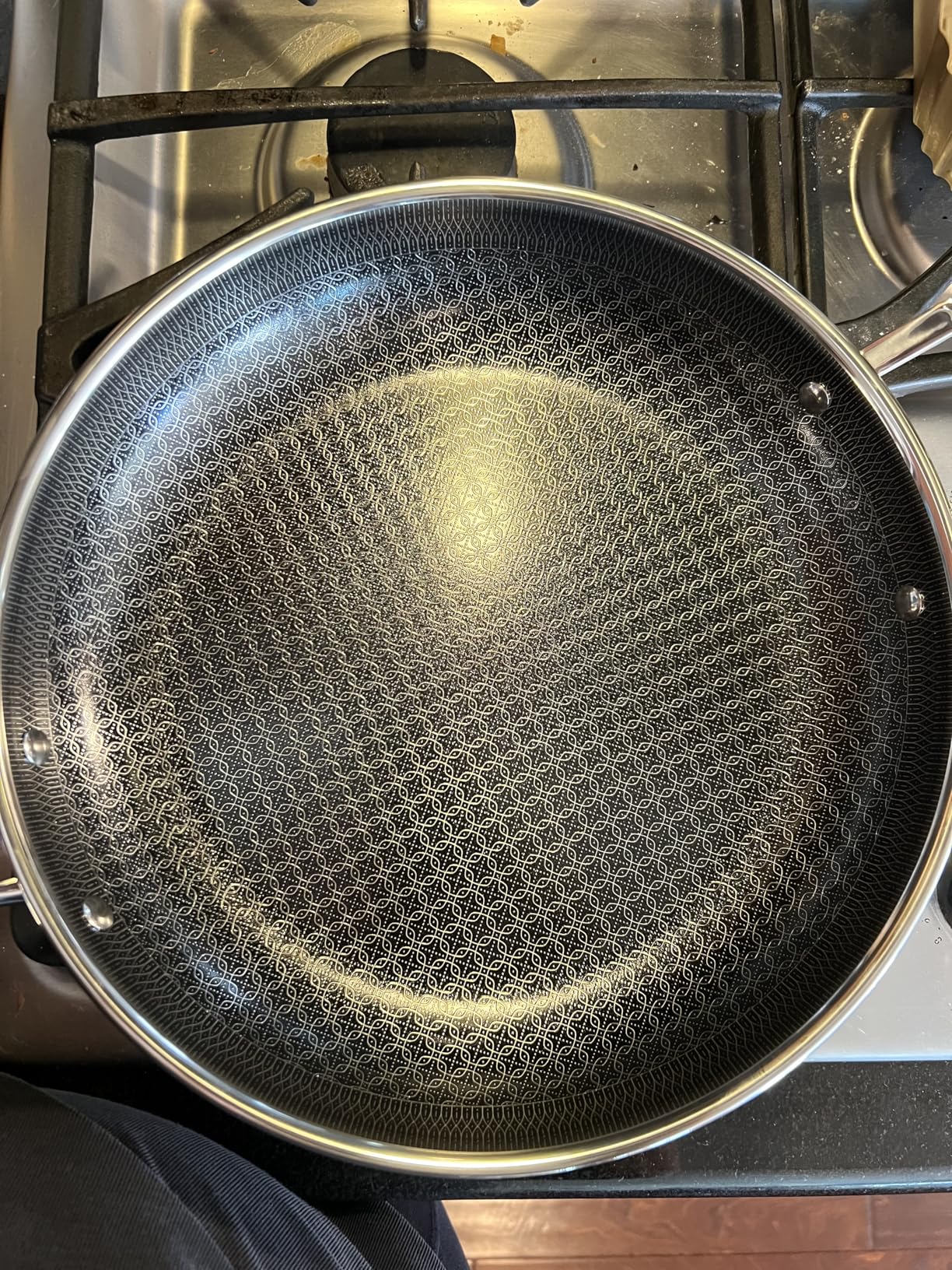 Nice pans, but one arrived scratched
