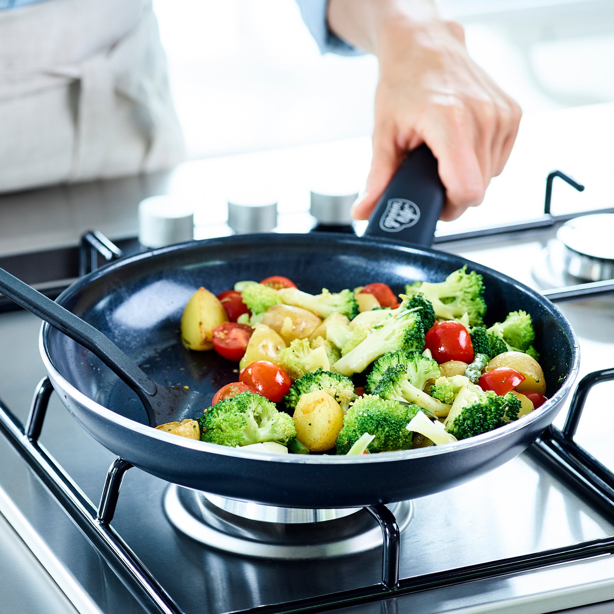 greenlife-soft-grip-pro-16-piece-cookware-set-diamond-infused-nonstick image 3