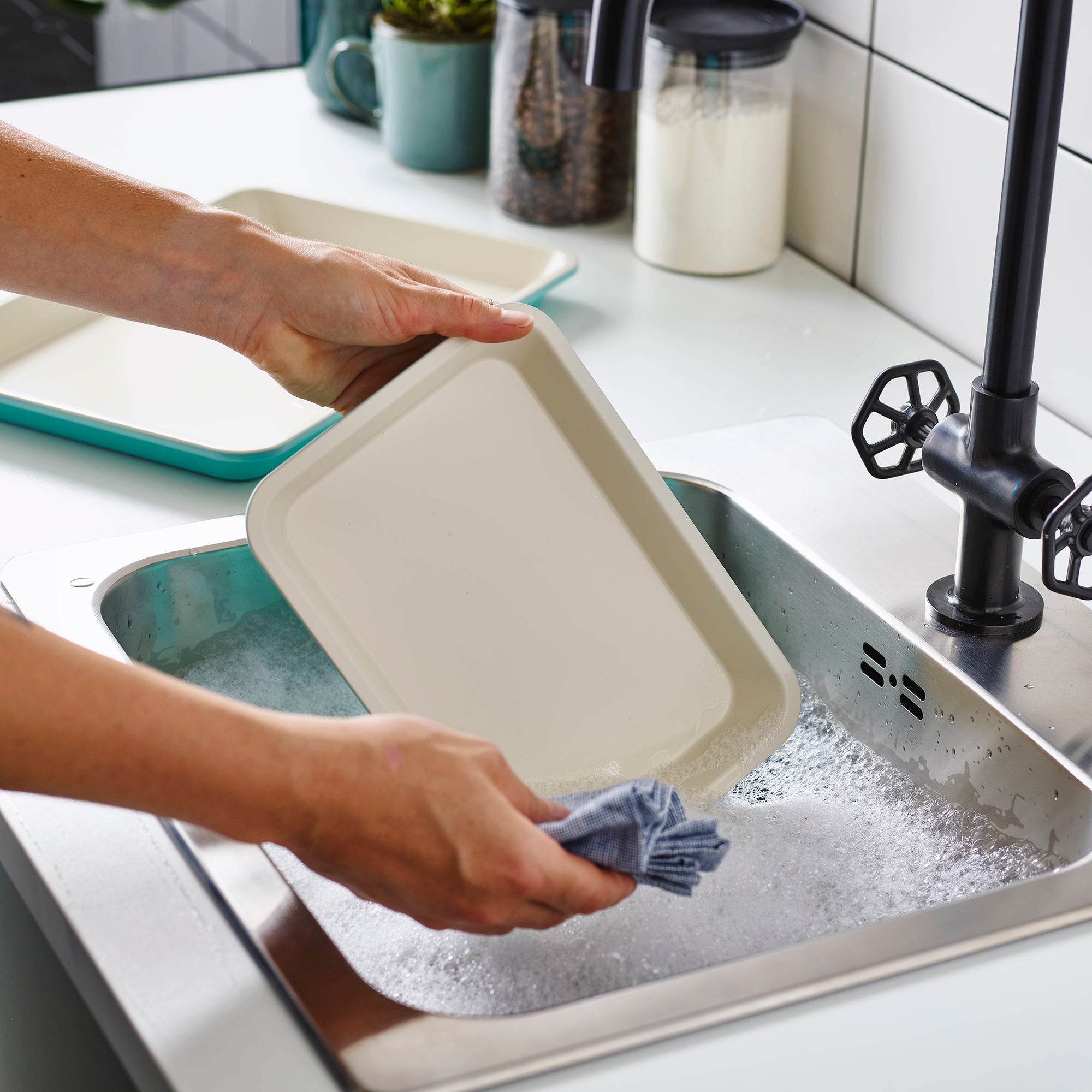 greenlife-9x7-inch-cookie-sheet-set-2-piece-ceramic-nonstick image 3