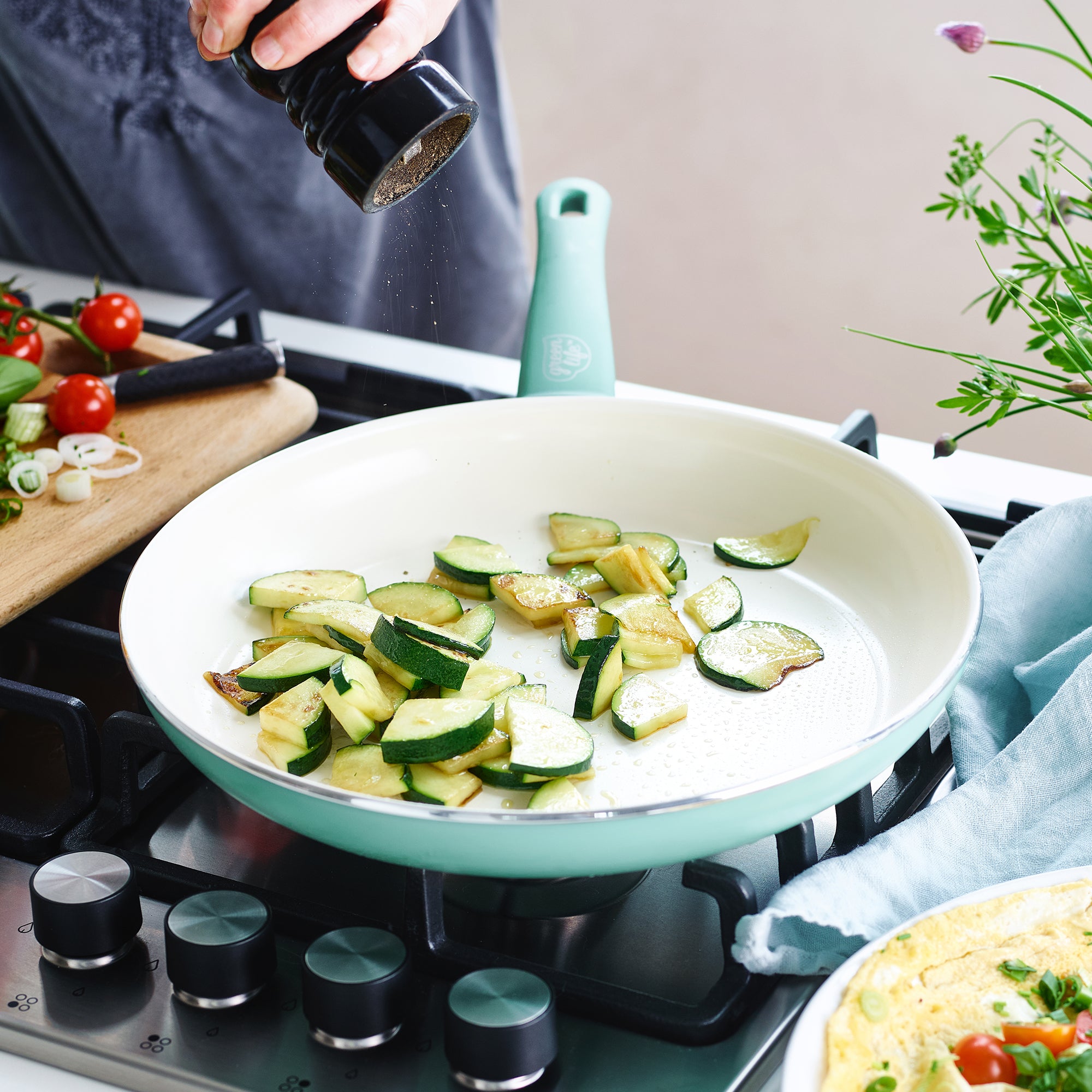 greenlife-soft-grip-8-10-and-12-inch-ceramic-nonstick-frypan-set image 2