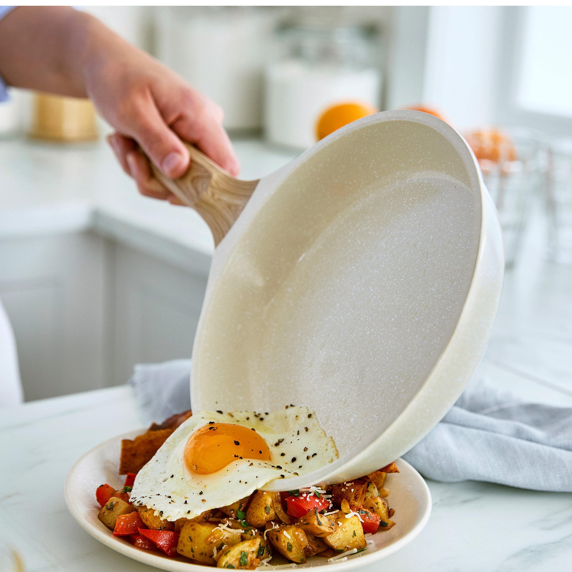 greenlife-arte-8-piece-die-cast-cookware-set-with-induction-base-and-ceramic-non image 3