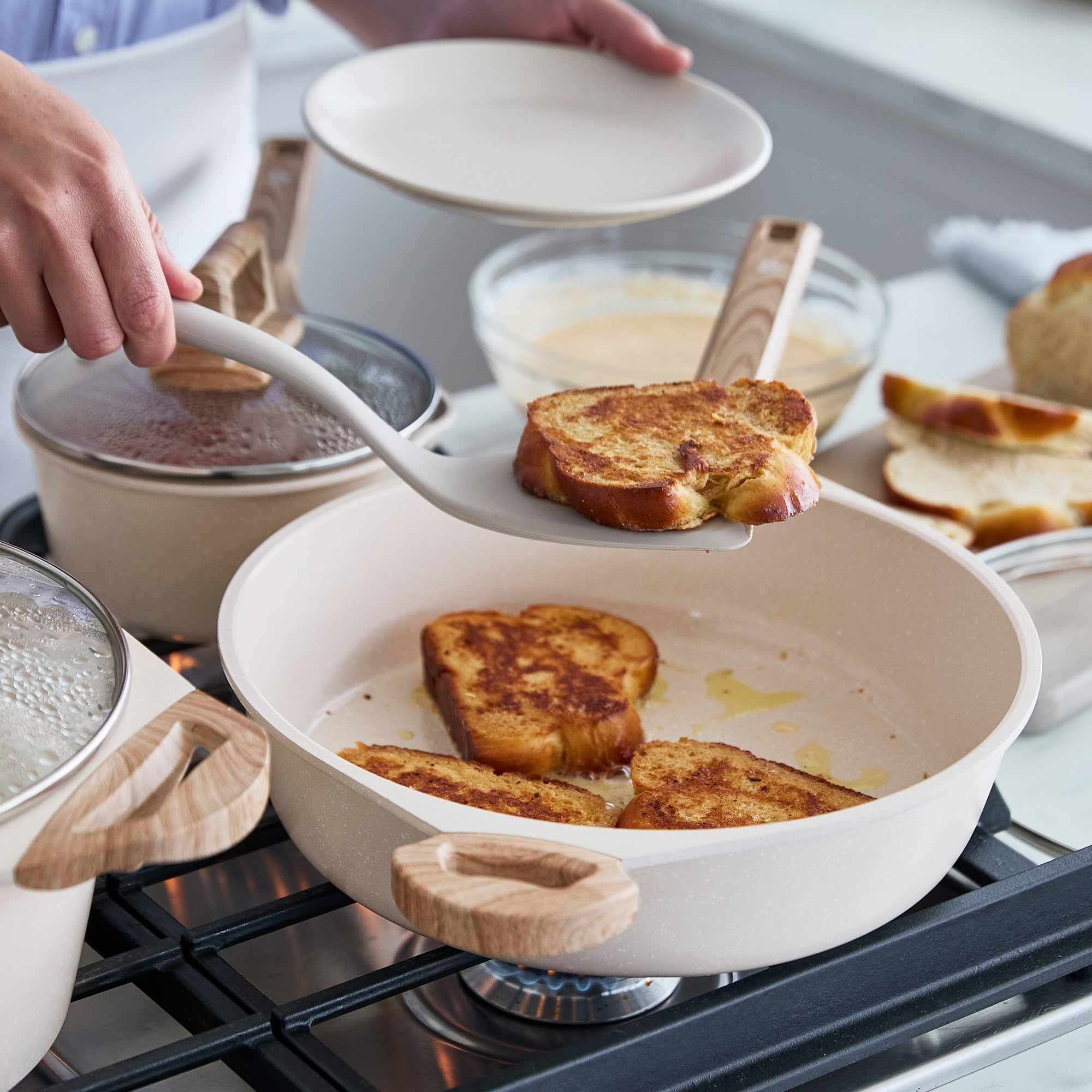 greenlife-arte-8-piece-die-cast-cookware-set-with-induction-base-and-ceramic-non image 4