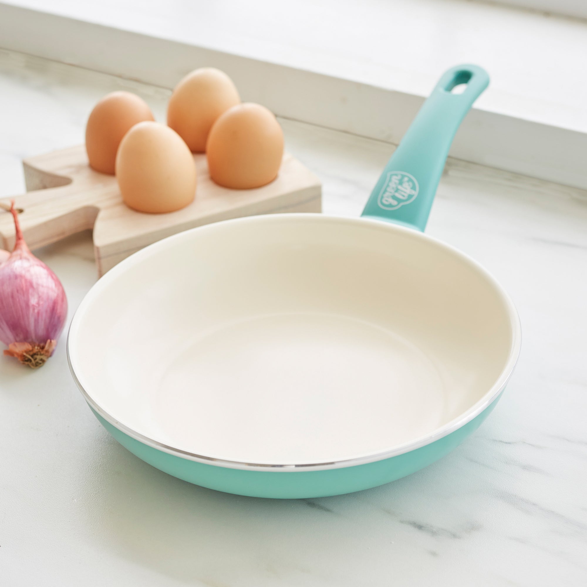 greenlife-soft-grip-breakfast-set-8-inch-frypan-and-bamboo-spatula image 2