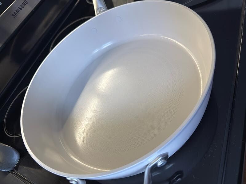 Good pans, but careful with heat